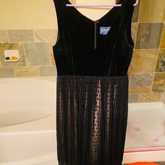 Collectif Vintage Lotte Black Polka Dot Swing Dress— UK 18 (2X/1X)—includes belt - Picture 5 of 9